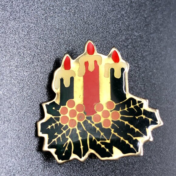 Christmas Candle Pin Vintage Lapel Three Candles Holly Berries Gold Tone - Picture 3 of 4